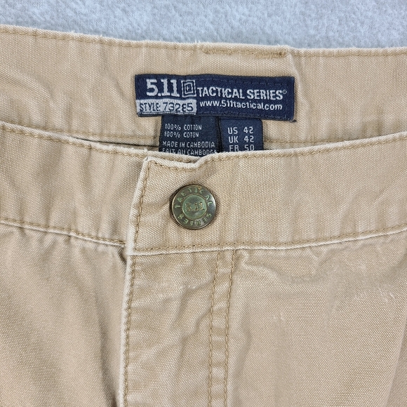 Lot of 2 Mens 5.11 Tactical Cargo Shorts Size 42 Khaki & Beige 8" Inseam - Picture 14 of 16